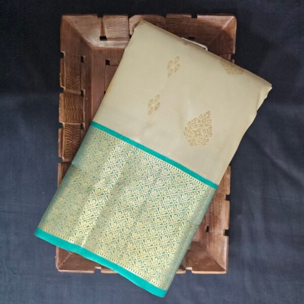 Elegant Ivory Korvai Meena Butta